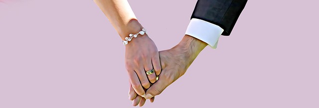 טבעת נישואים או טבעת אירוסין